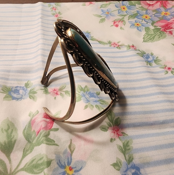 Large Mexico Turquoise Cuff Bracelet - Picture 3 of 5